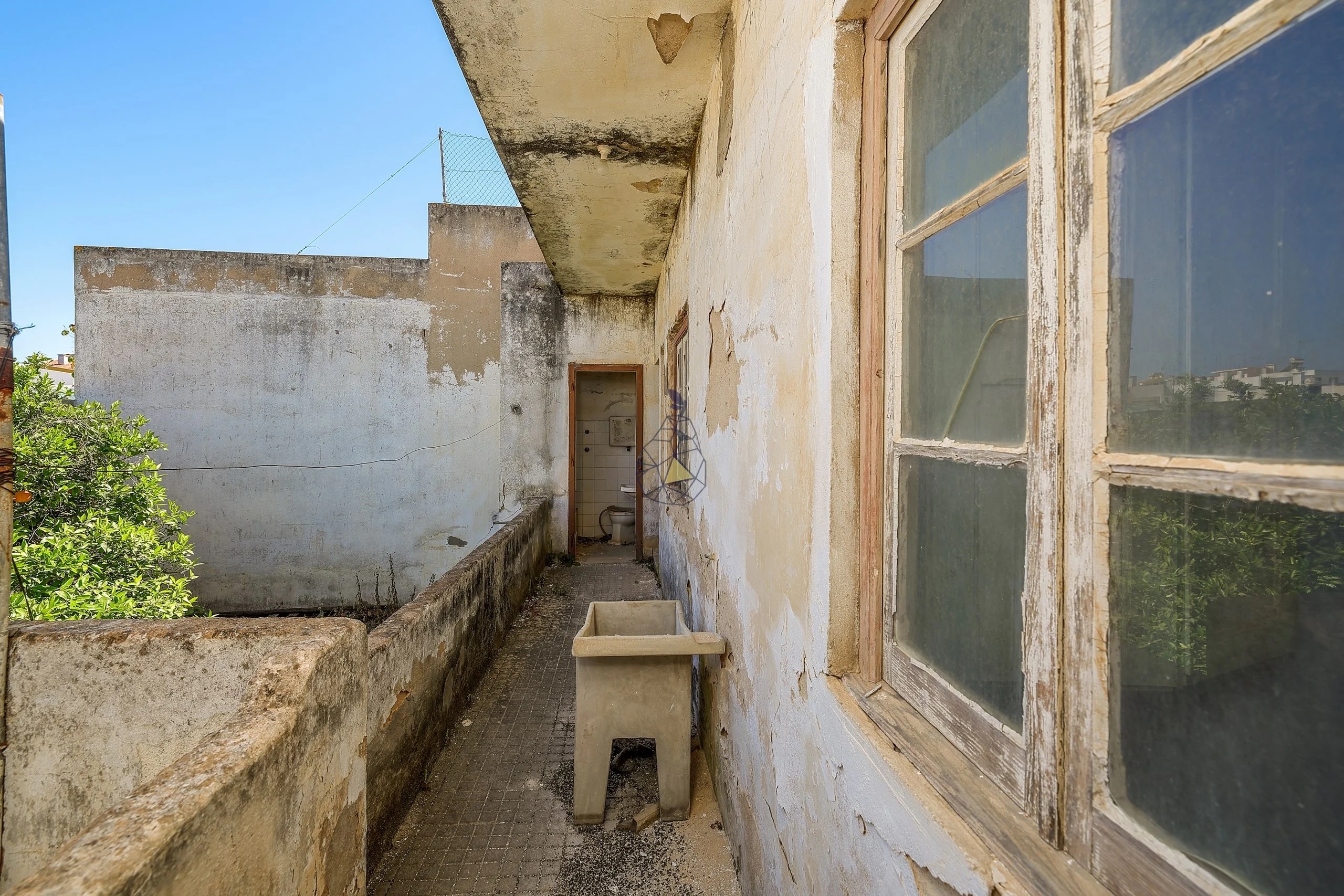 Walkway south before