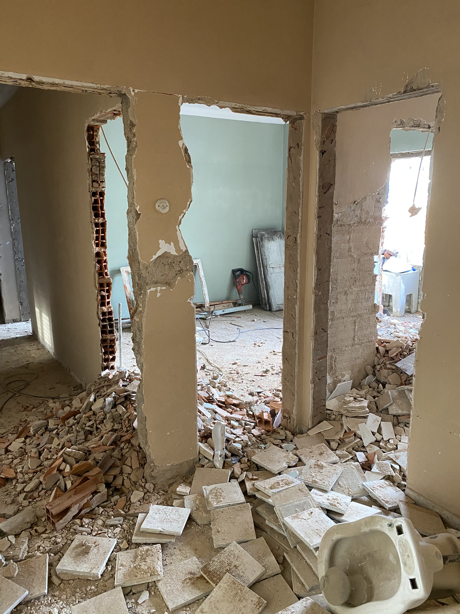 First Floor entrance restauration