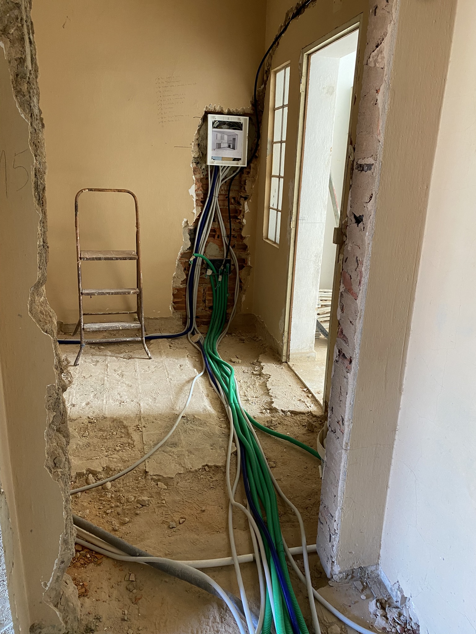 First Floor entrance restauration