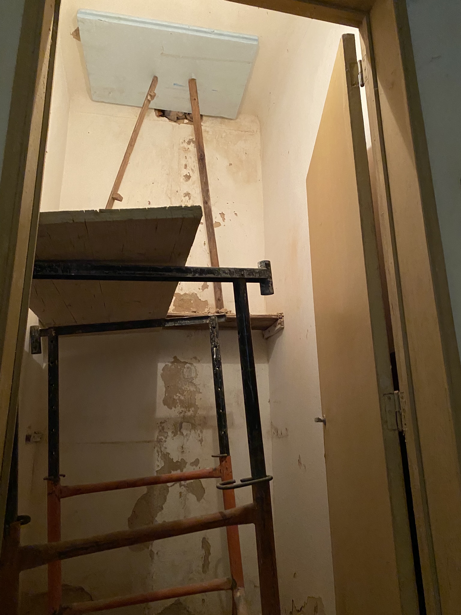 First Floor entrance restauration