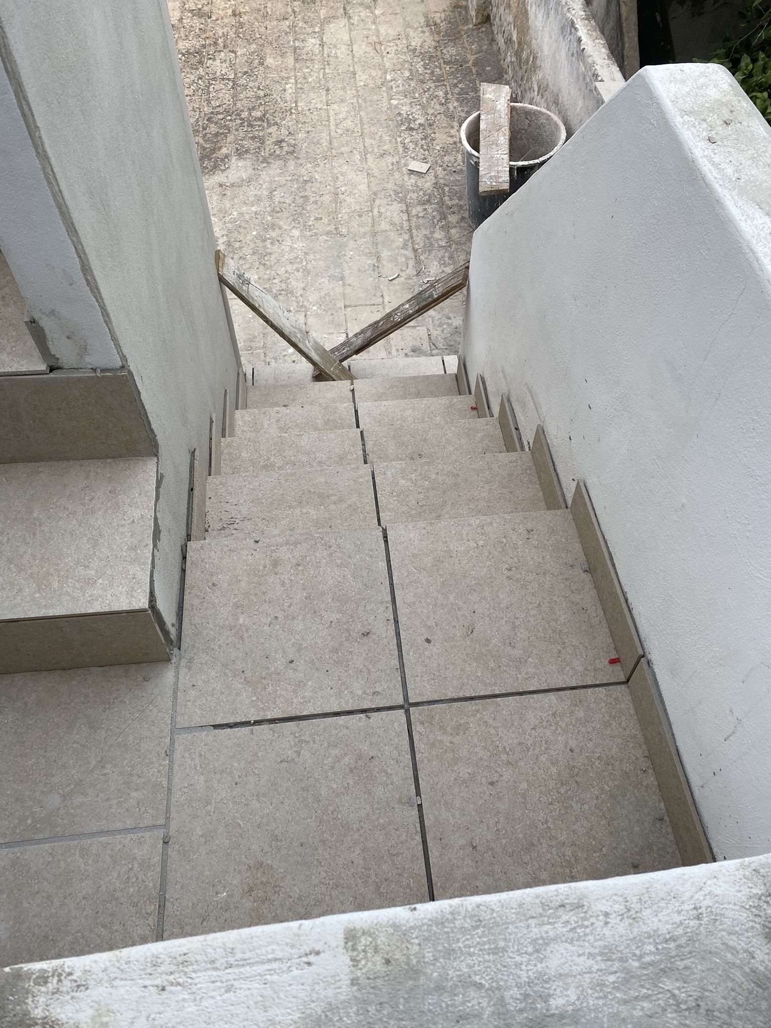 Outdoor stairs down to terrasse