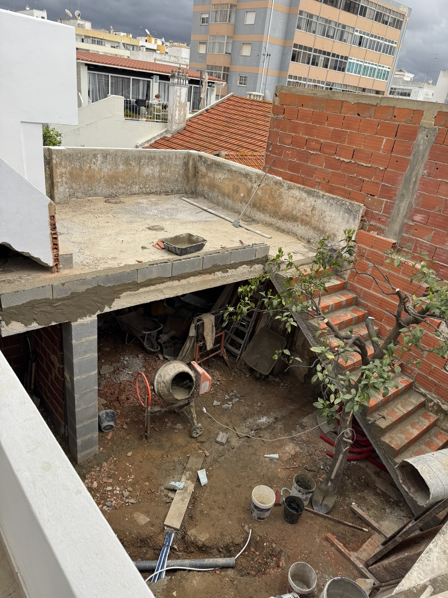 Sides on the mezzanine