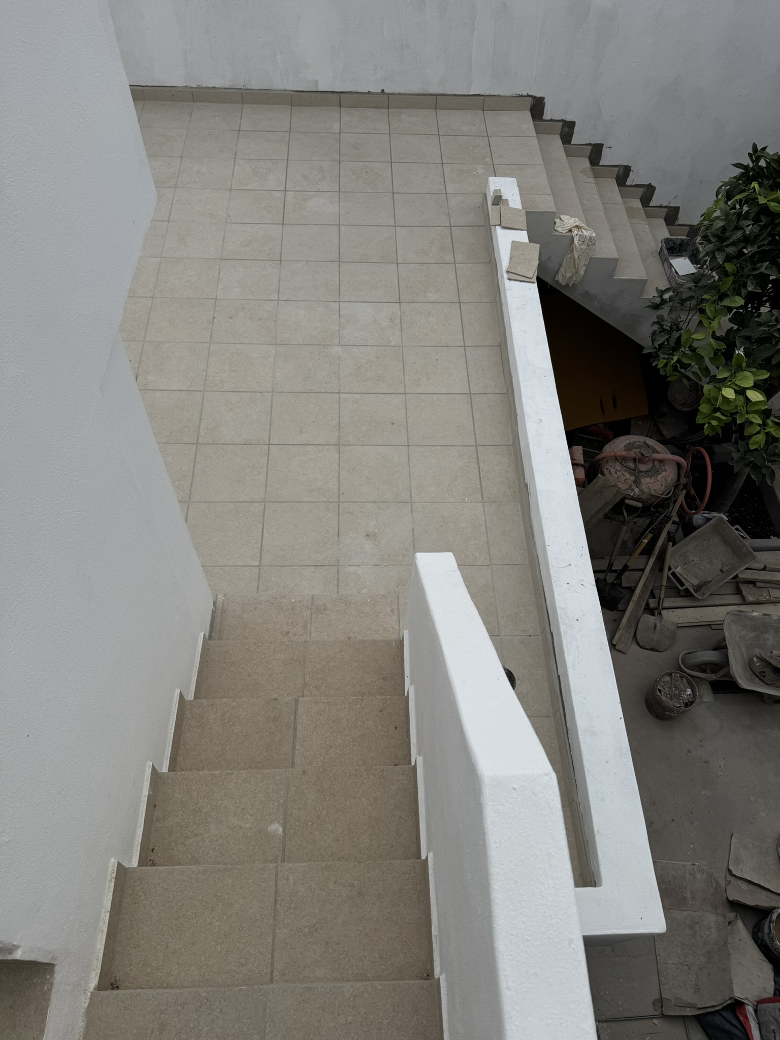 Mezzanine terrasse tiles complete