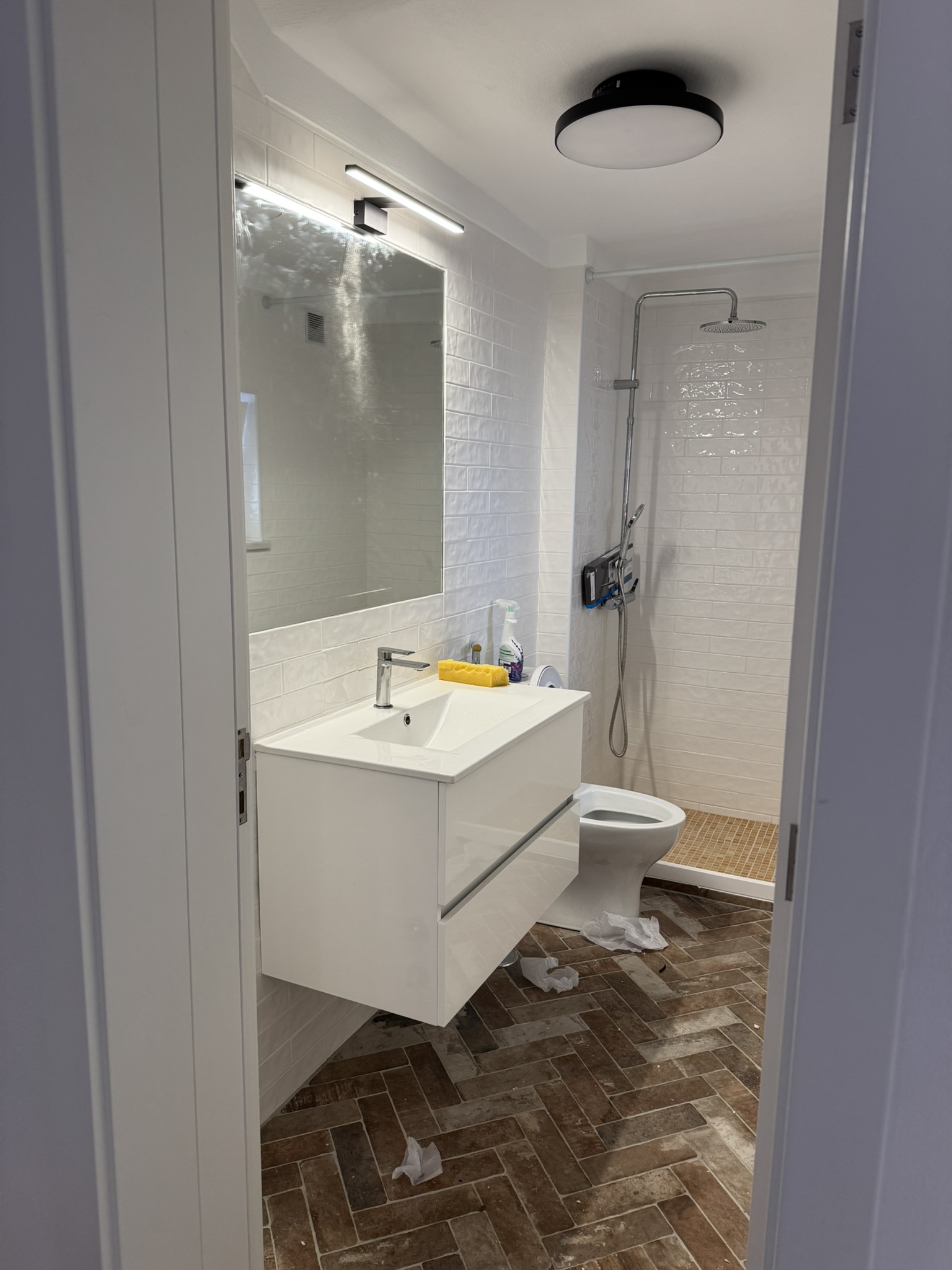 En-suite bathroom light