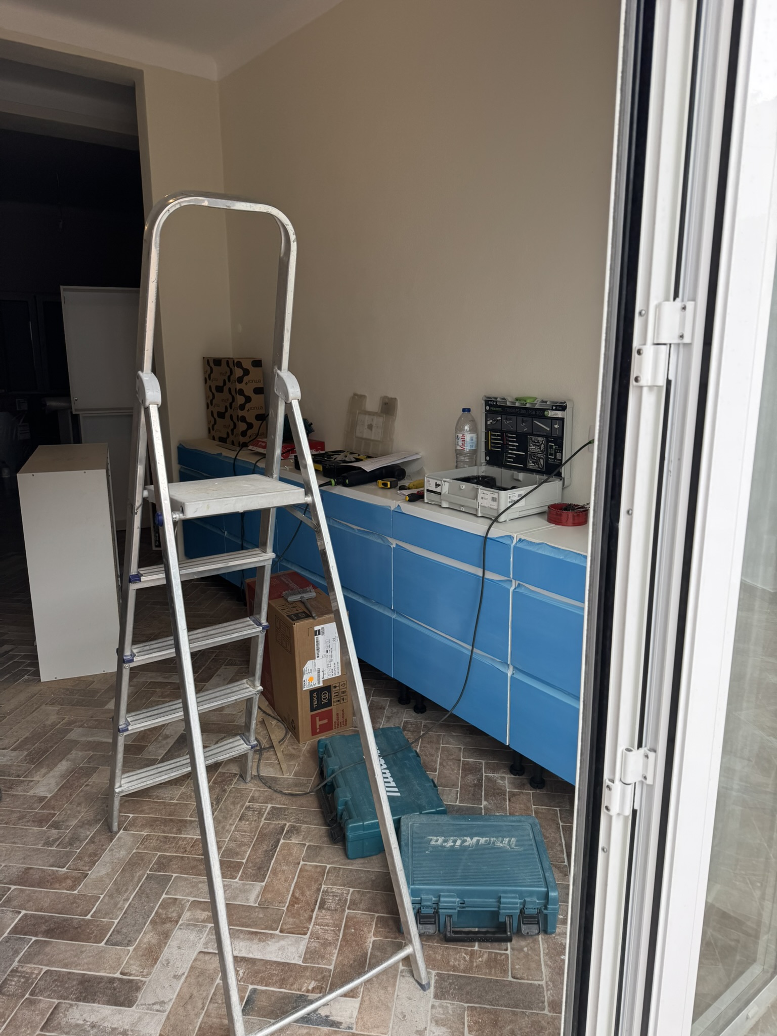 Kitchen furniture